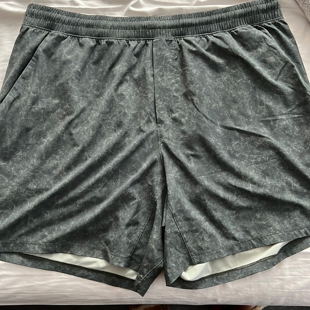 Lululemon Men’s Pace Breaker Linerless 7 in Inseam Size XXL